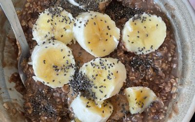 protein oats with banana and chia seeds